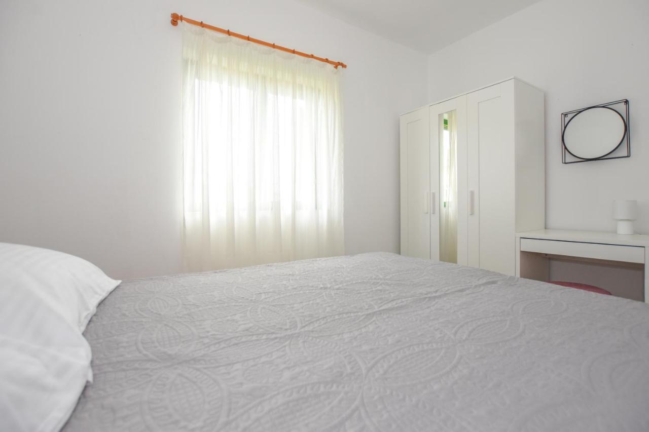 Apartments Kate Паг Экстерьер фото