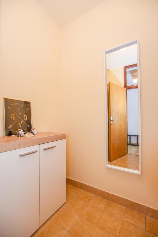 Apartments Kate Паг Экстерьер фото