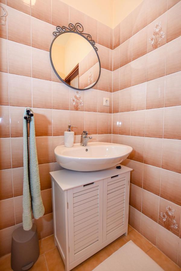 Apartments Kate Паг Экстерьер фото