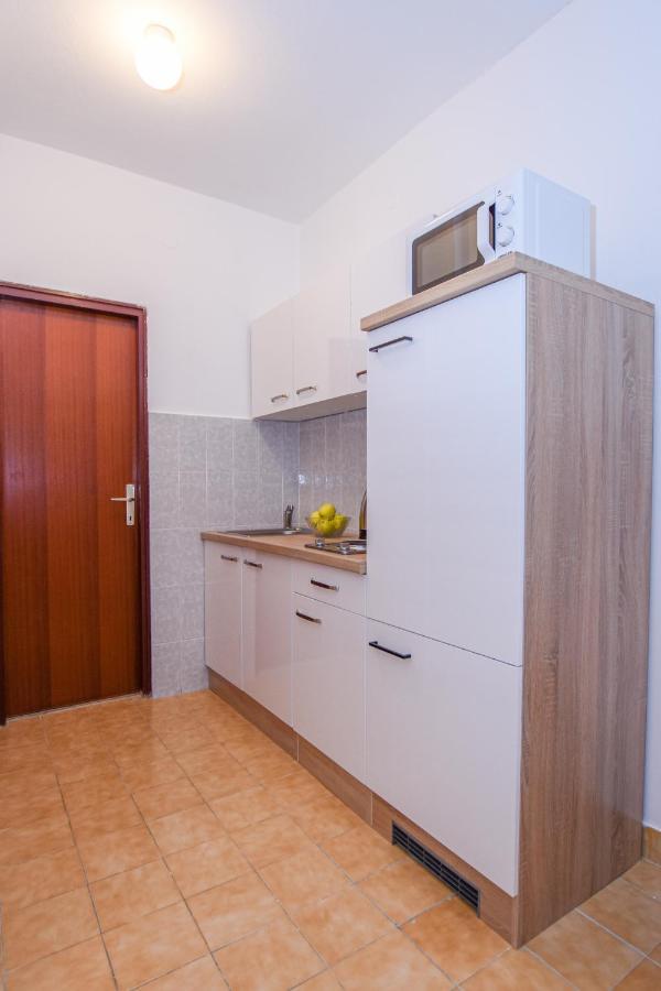 Apartments Kate Паг Экстерьер фото
