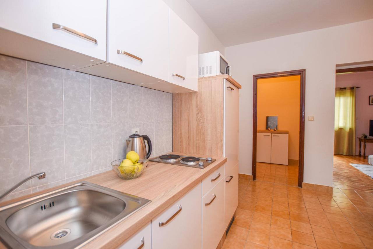 Apartments Kate Паг Экстерьер фото