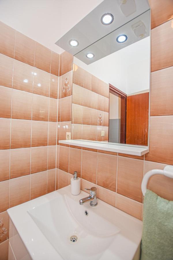 Apartments Kate Паг Экстерьер фото