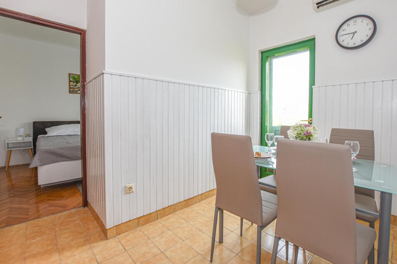 Apartments Kate Паг Экстерьер фото